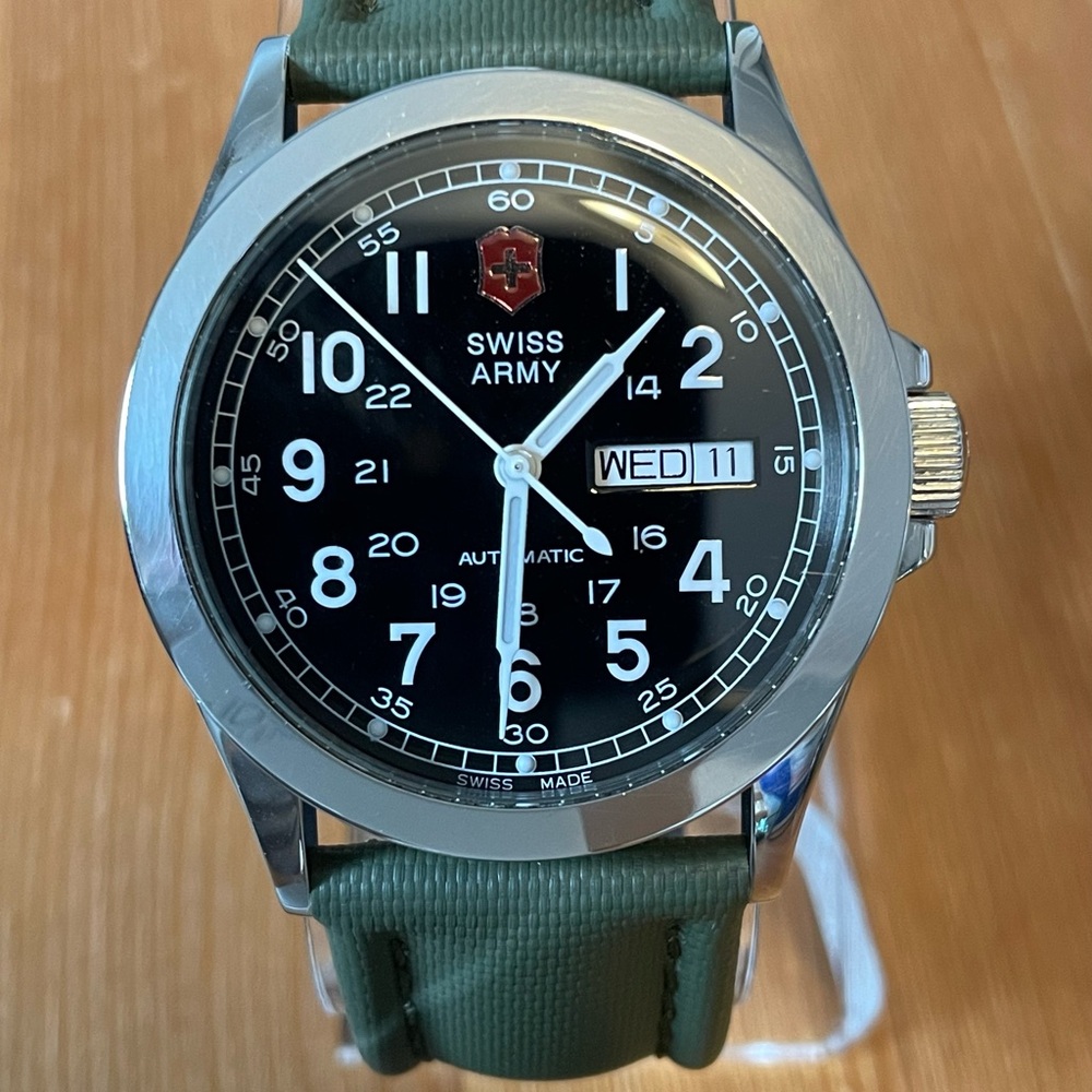 Victorinox Swiss Army Automatic Watch 24695 w/ Straps & Travel Case ETA 2824-2
